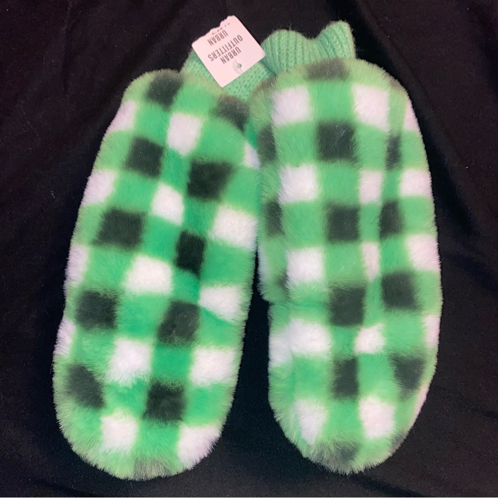 NEW Urban Outfitters Mittens Checkered Print Green White Fuzzy Open Finger